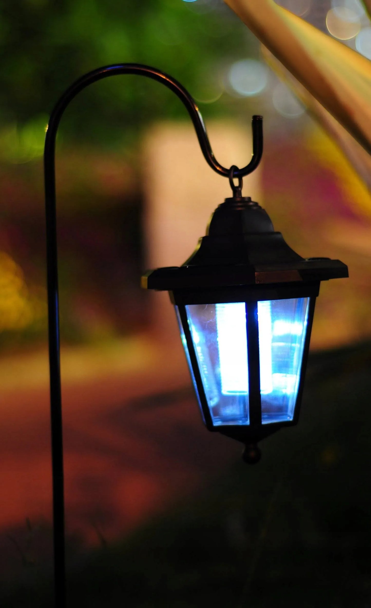 Saulės energija veikiantis LED žibintas sodui P-566