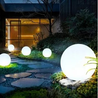 Saulės lempa sodo dekoracija 4 LED BALTAS RUTULYS 25cm terasa balkonas P-025