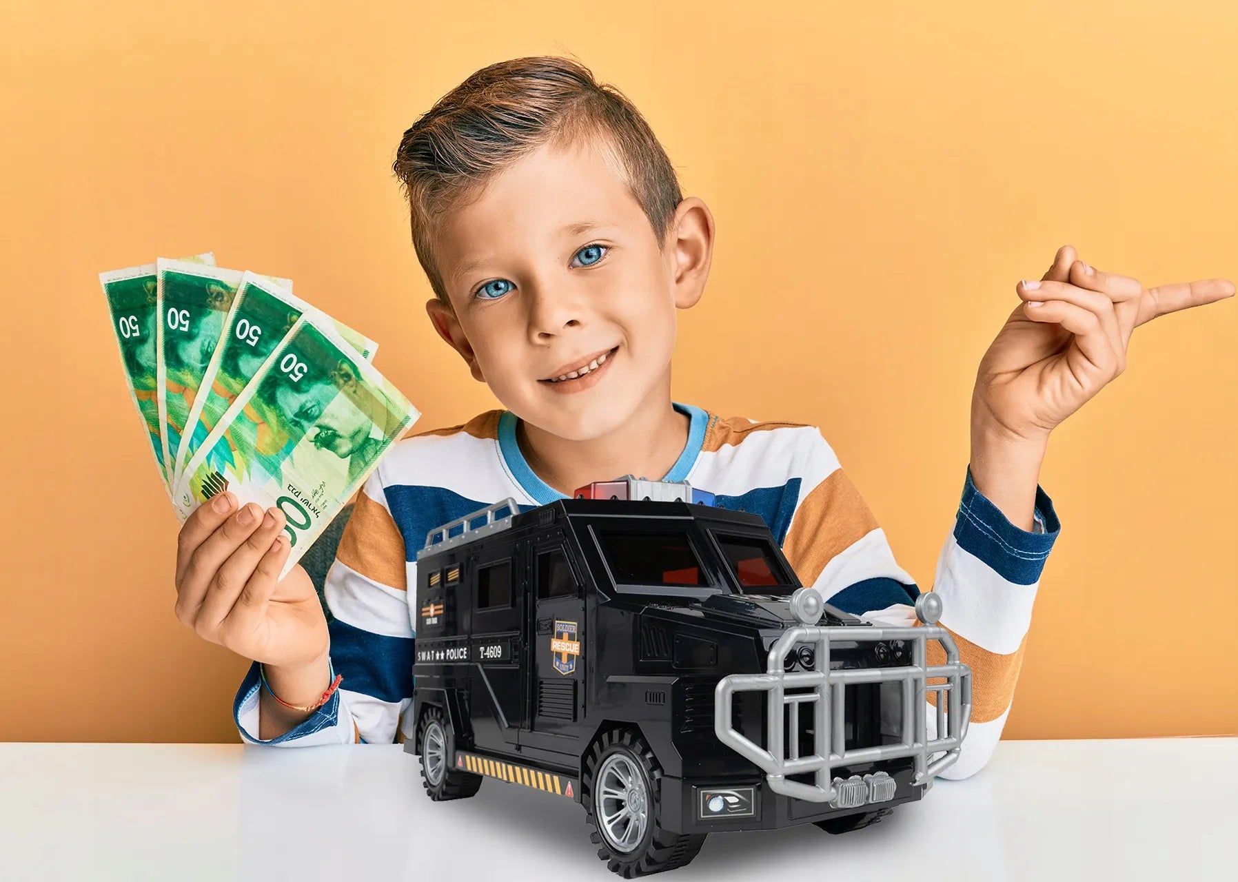 Seifas-taupyklė policijos automobilis monetoms ir banknotams su PIN kodu