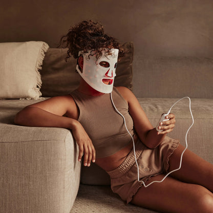 „Silk’n Facial LED Mask 100“ veido LED kaukė fotoninei odos priežiūrai, 4 spalvos