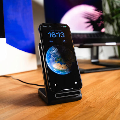 „Spacecase“ belaidis Qi įkroviklis-stovas telefonui, 15 W