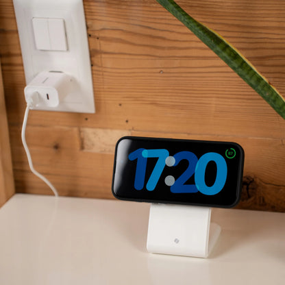 „Spacecase MagCharge WM2W“ belaidis „MagSafe“ įkroviklis, baltas, skirtas „iPhone“ ir „AirPods“