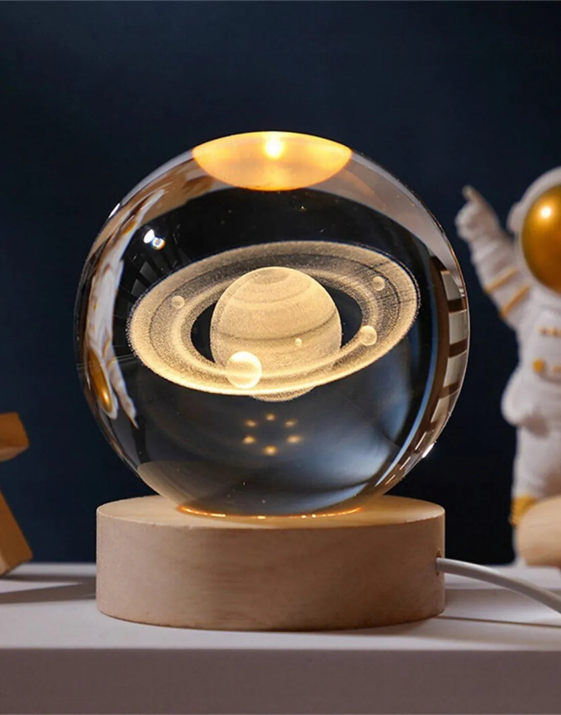 Stiklinis rutulys naktinė lempa ant stalo LED dekoratyvinė 3D Saturnas