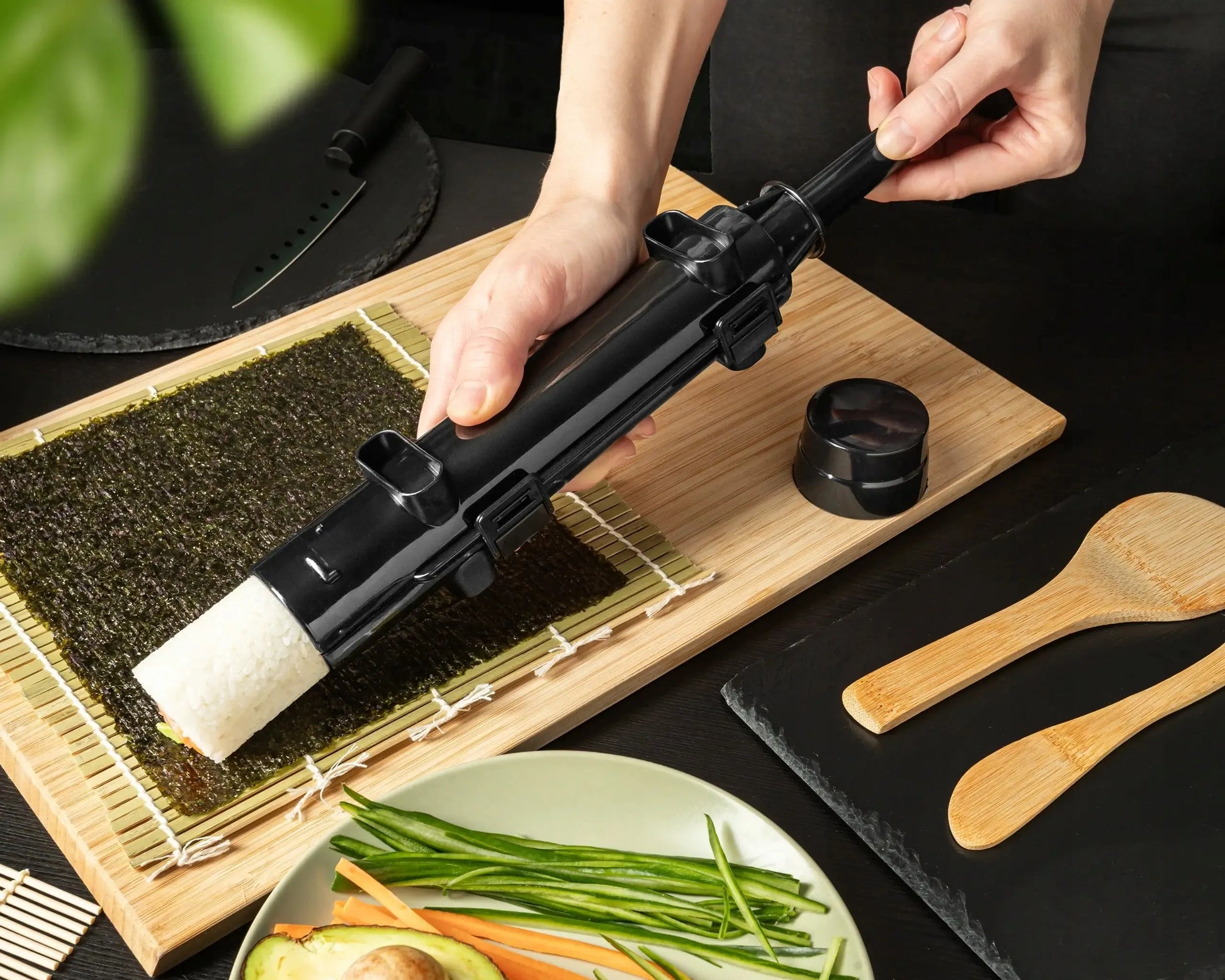 SUSHI DELUXE – visas komplektas japonų virtuvės mėgėjams ir šefams