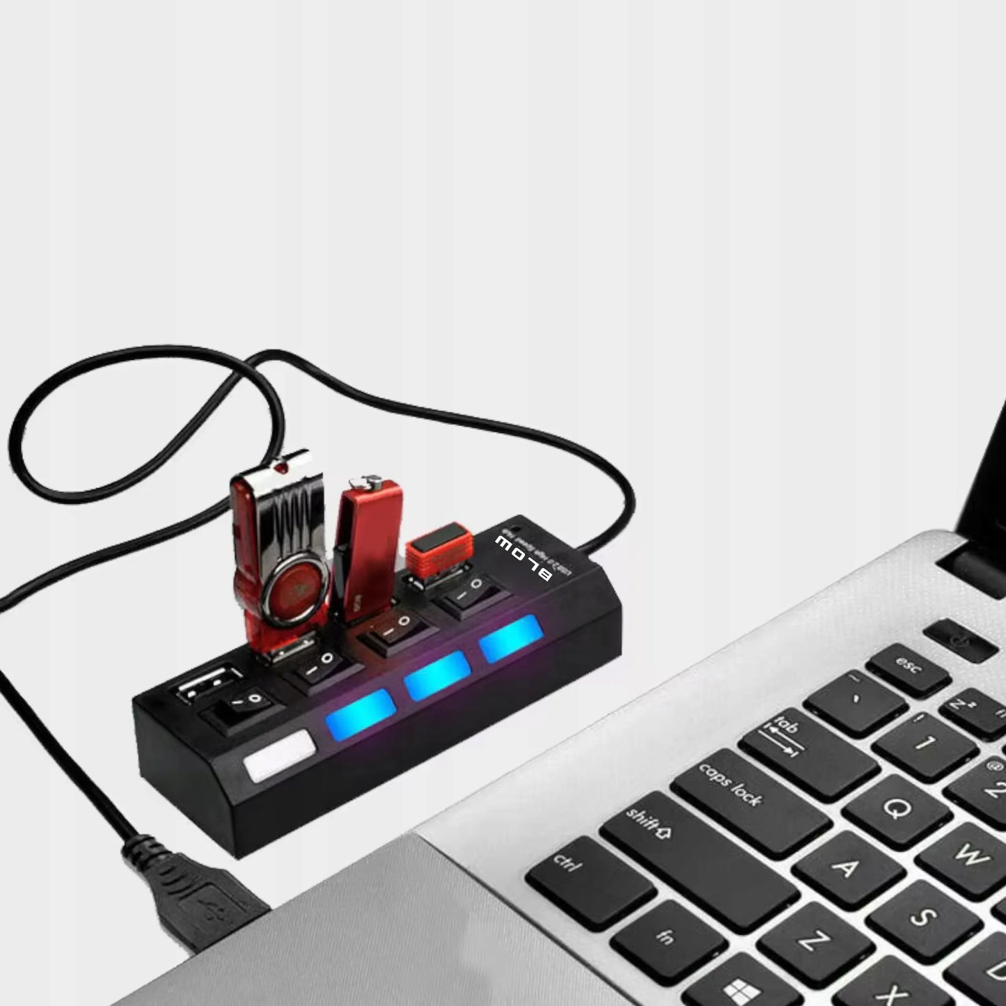 USB šakotuvas su 4 prievadais, jungikliu ir apšvietimu
