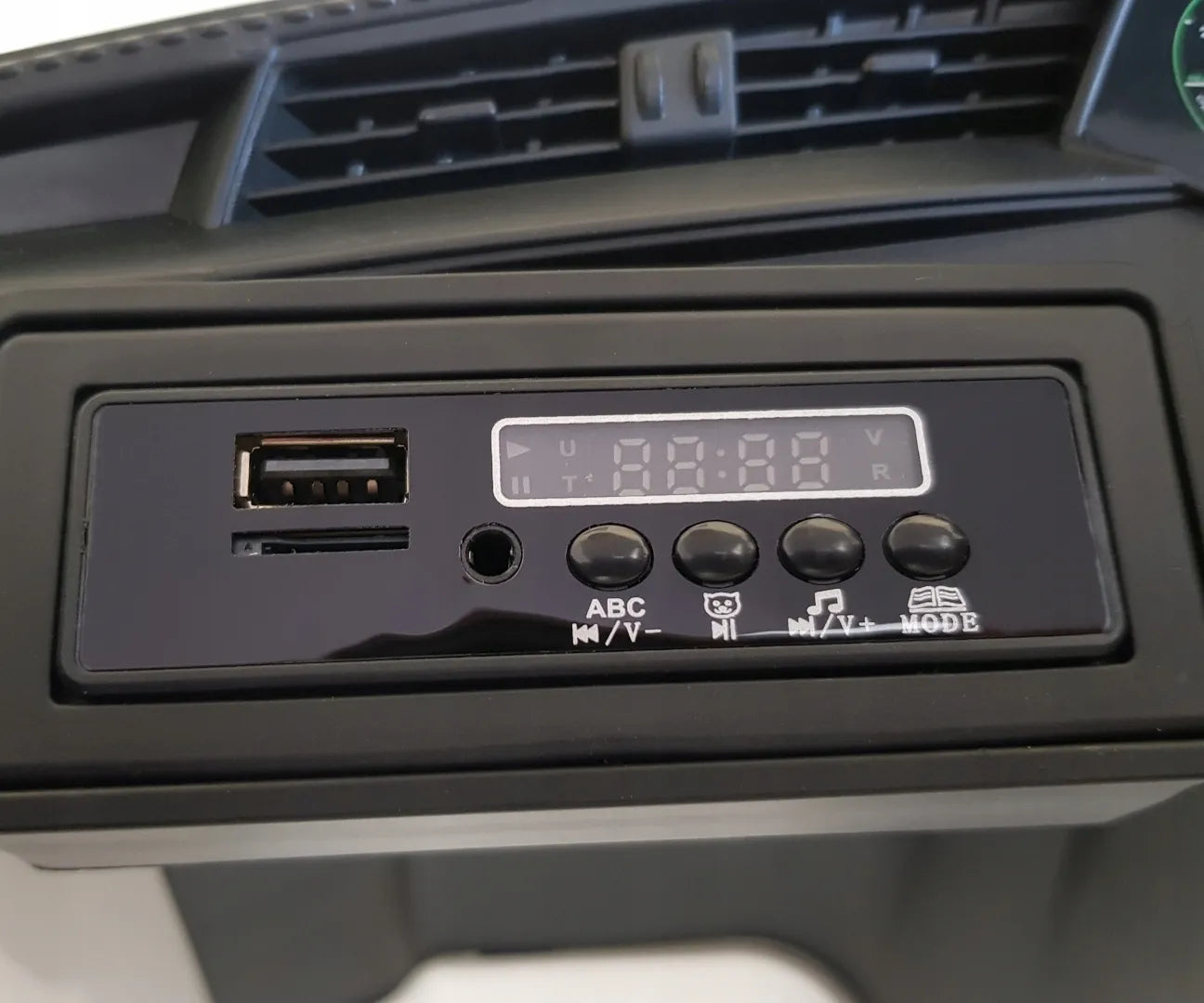 Vaikiškas akumuliatorinis automobilis XXL Audi E-Tron Sportback 4x4