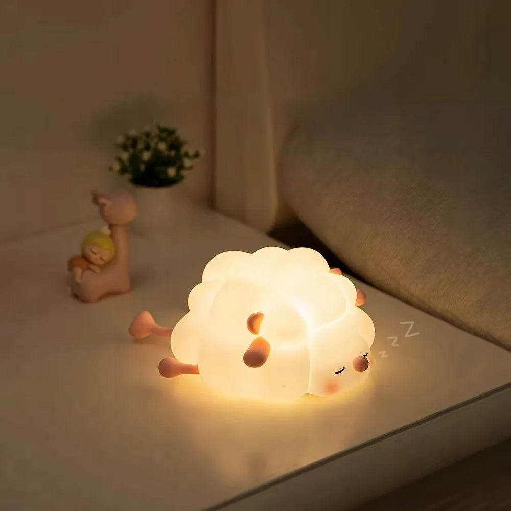 Vaikiškas naktinis šviestuvas Savineo Owieczka, minkštas, RGBW LED, silikoninis, įkraunamas per USB-C