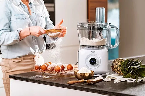 Virtuvinis kombainas Adler 2000W 3,5L 12 viename 7 greičių LCD