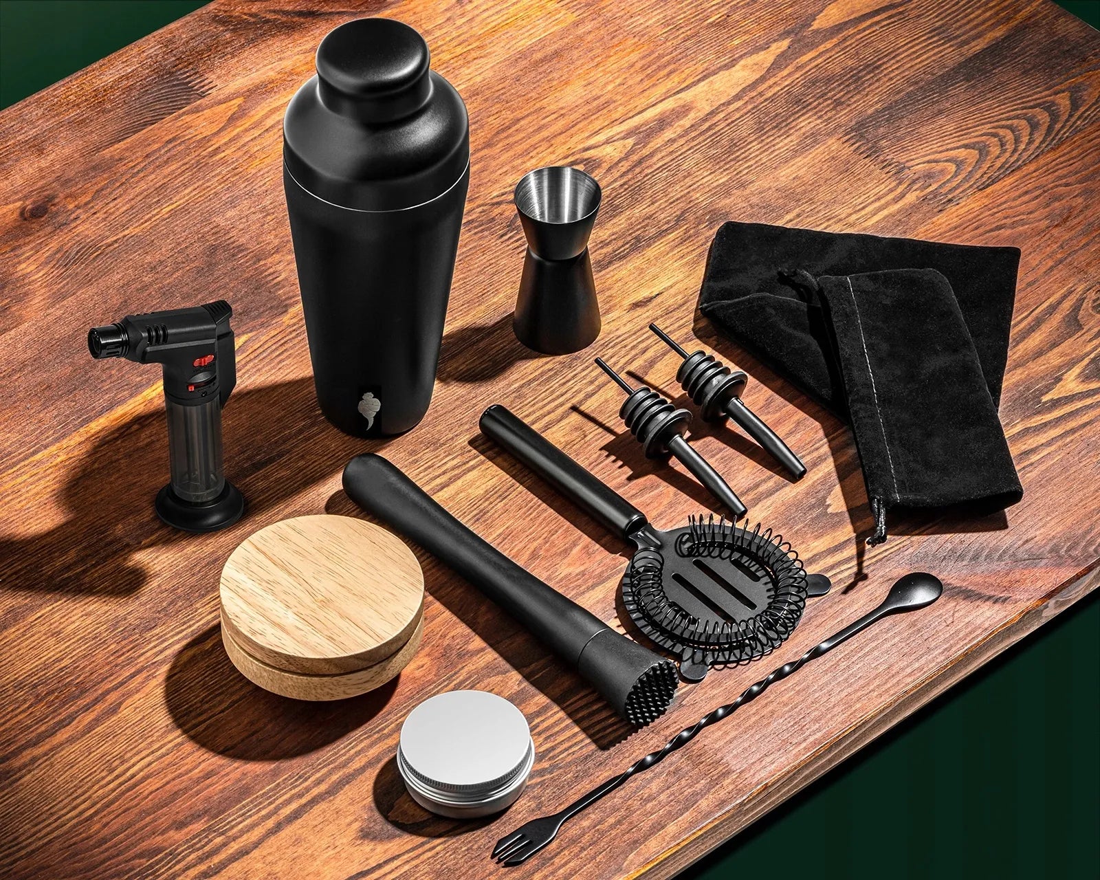 Viskio rūkymo baro rinkinys DELUXE 2 viename