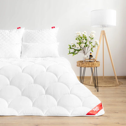 Visus metus naudojama antialerginė antklodė 160x220 cm, lenkiška, šilta, lengva