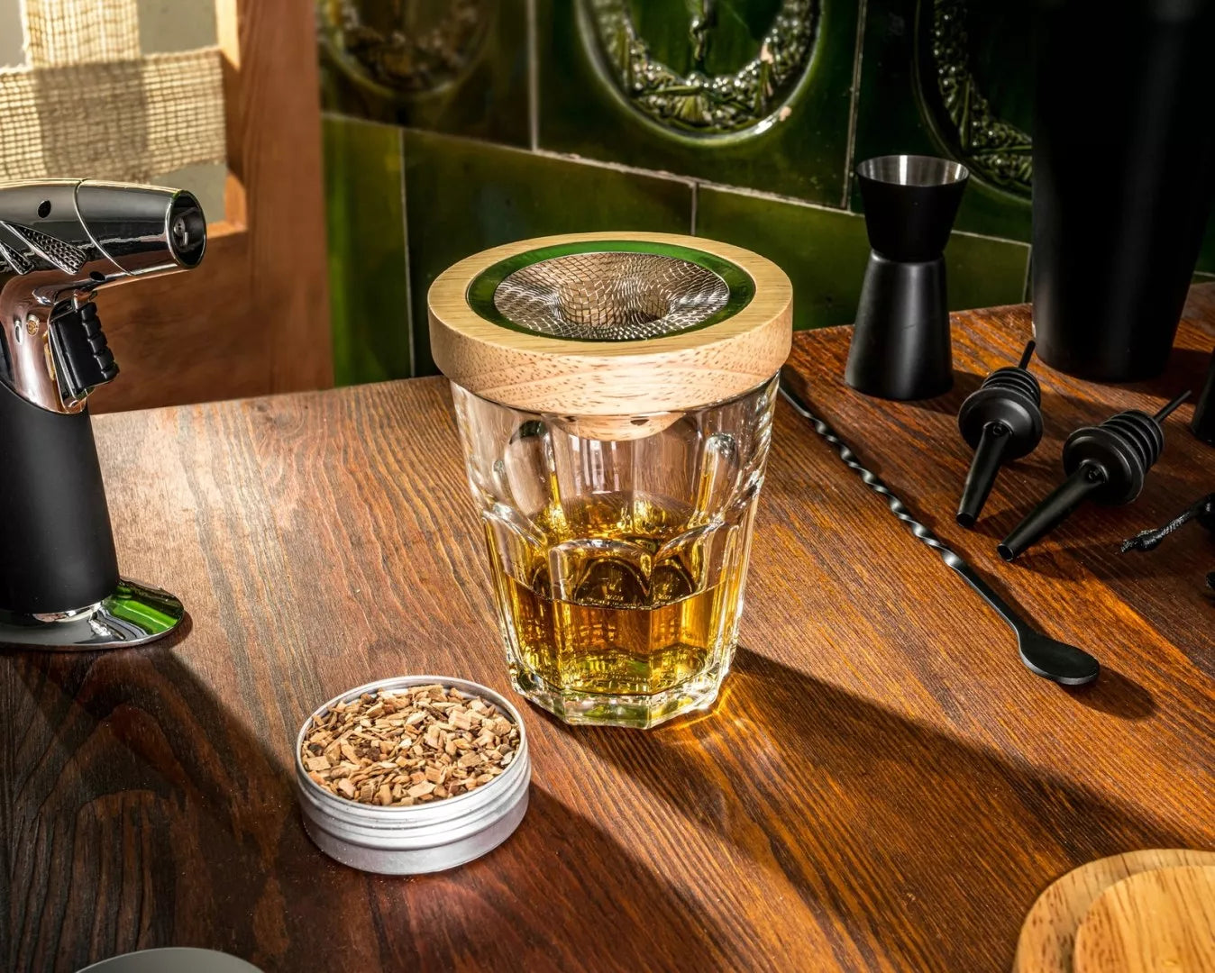 Whisky smoker rinkinys – drožlės rūkymui ir barmano shakeris