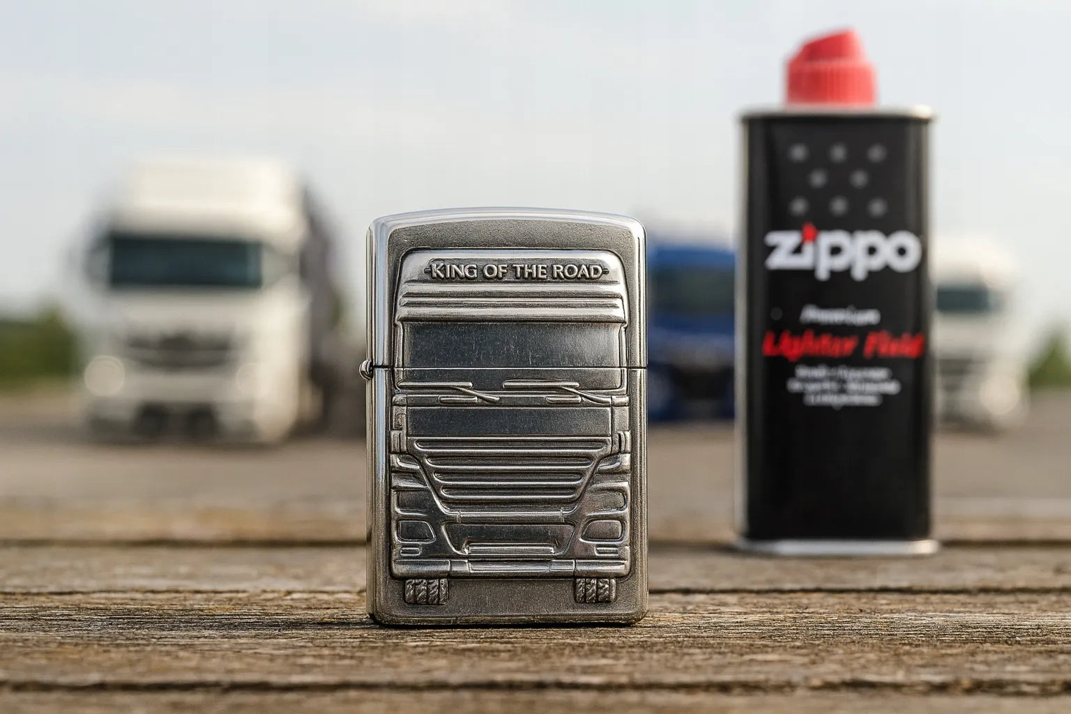 ZIPPO rinkinys: „BRASS BRUSHED“ žiebtuvėlis + 125 ml benzino